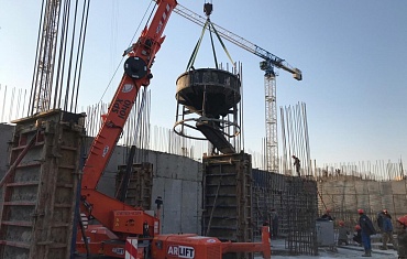 SPX 1040  на монтаже опалубки